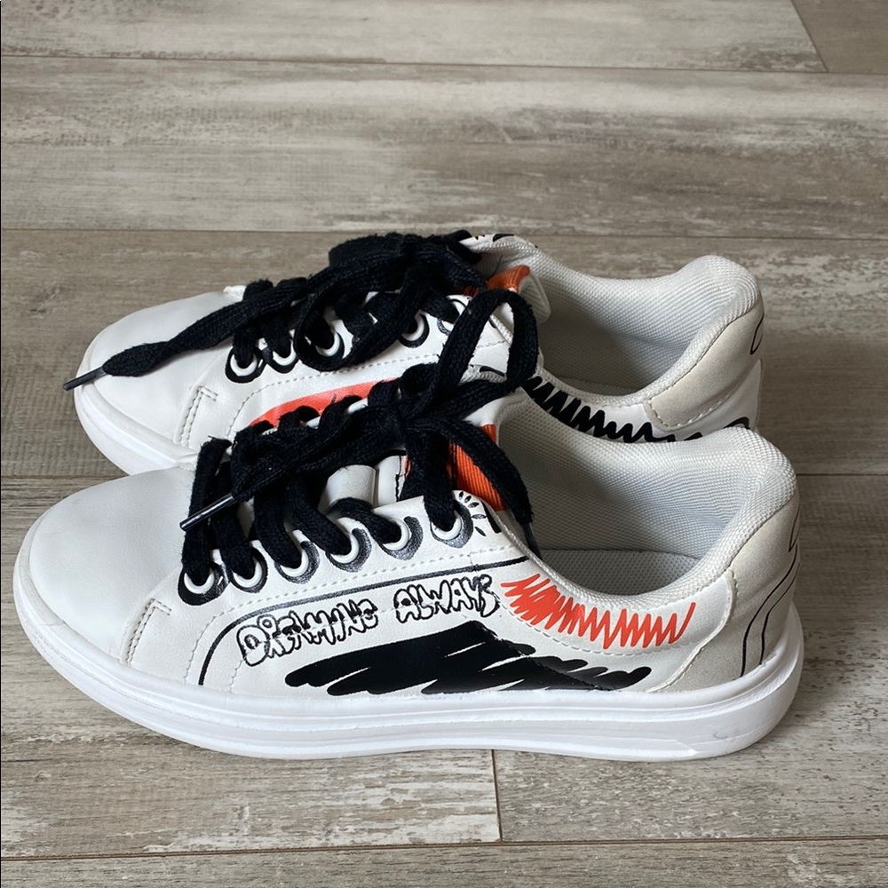 Zara White and Black Sneakers with Sporty Design EU 35